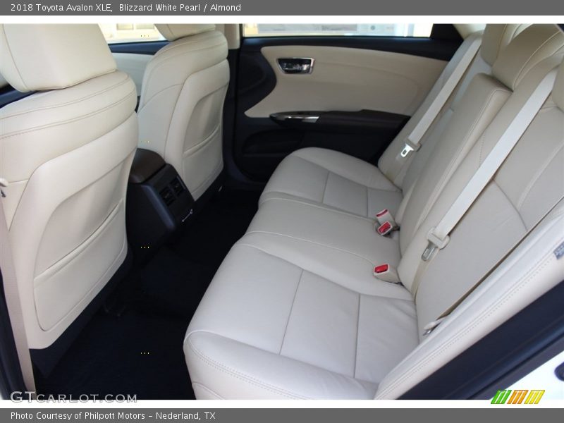 Blizzard White Pearl / Almond 2018 Toyota Avalon XLE