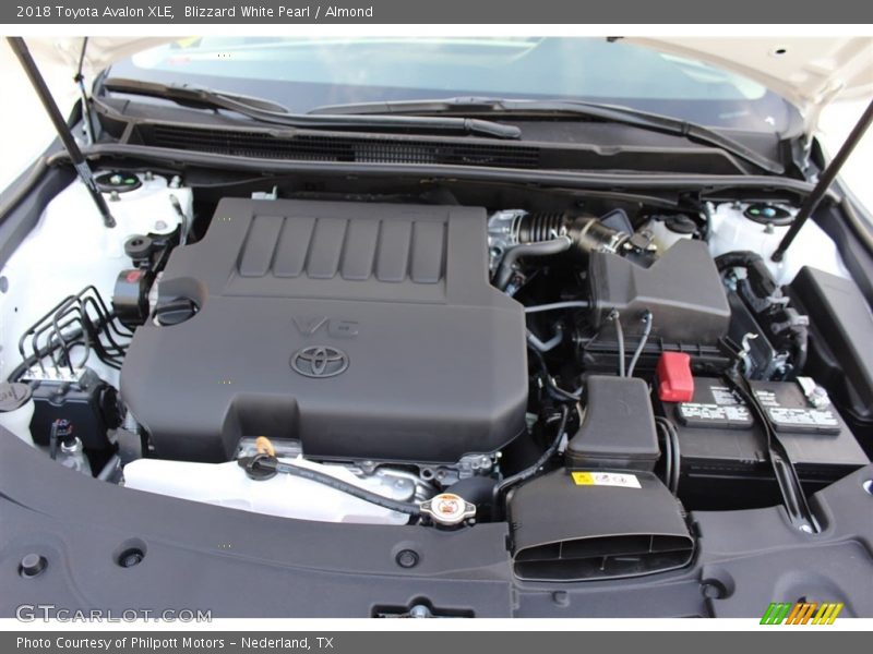 Blizzard White Pearl / Almond 2018 Toyota Avalon XLE