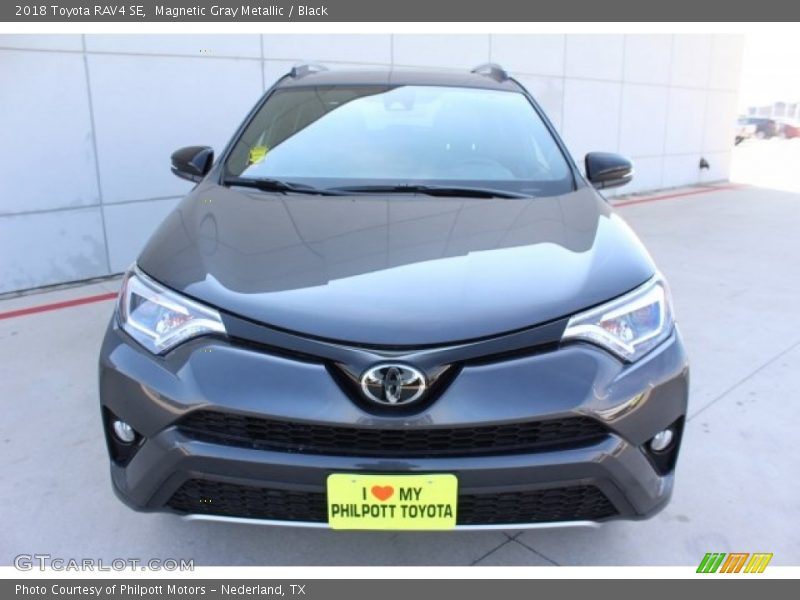 Magnetic Gray Metallic / Black 2018 Toyota RAV4 SE