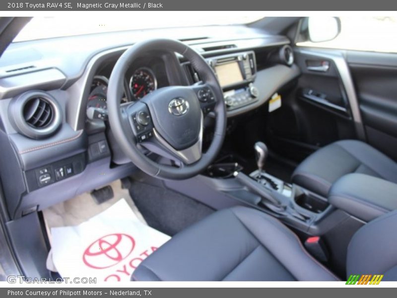 Magnetic Gray Metallic / Black 2018 Toyota RAV4 SE
