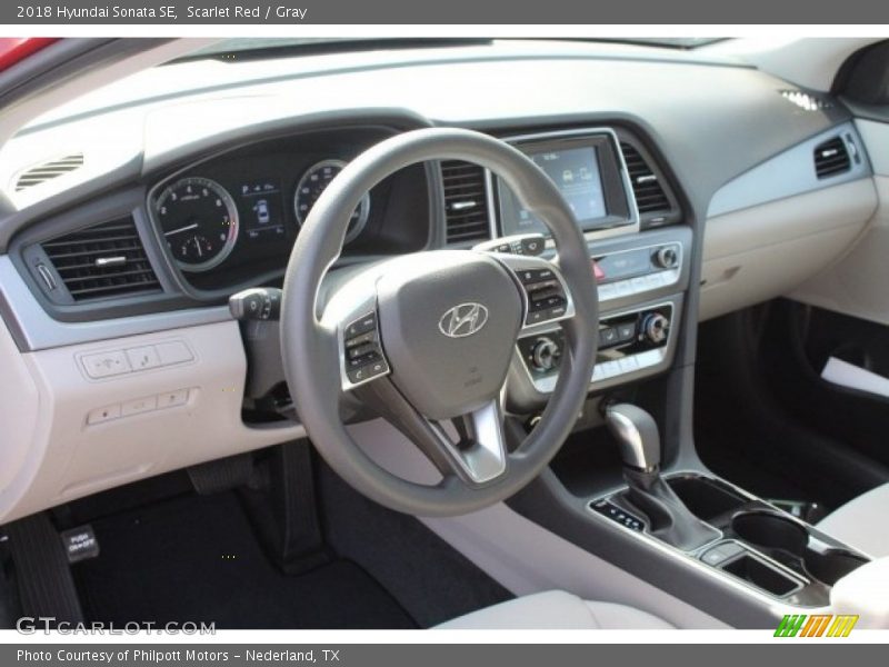 Scarlet Red / Gray 2018 Hyundai Sonata SE