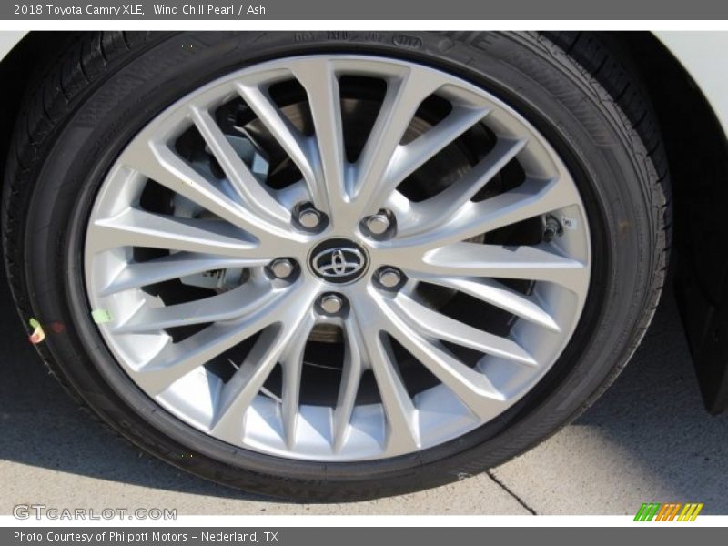 Wind Chill Pearl / Ash 2018 Toyota Camry XLE