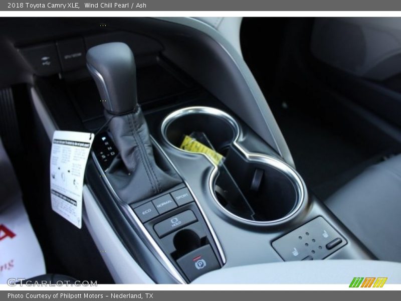 Wind Chill Pearl / Ash 2018 Toyota Camry XLE