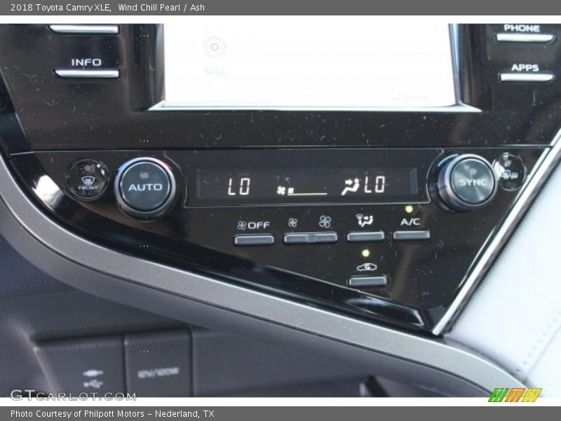 Wind Chill Pearl / Ash 2018 Toyota Camry XLE