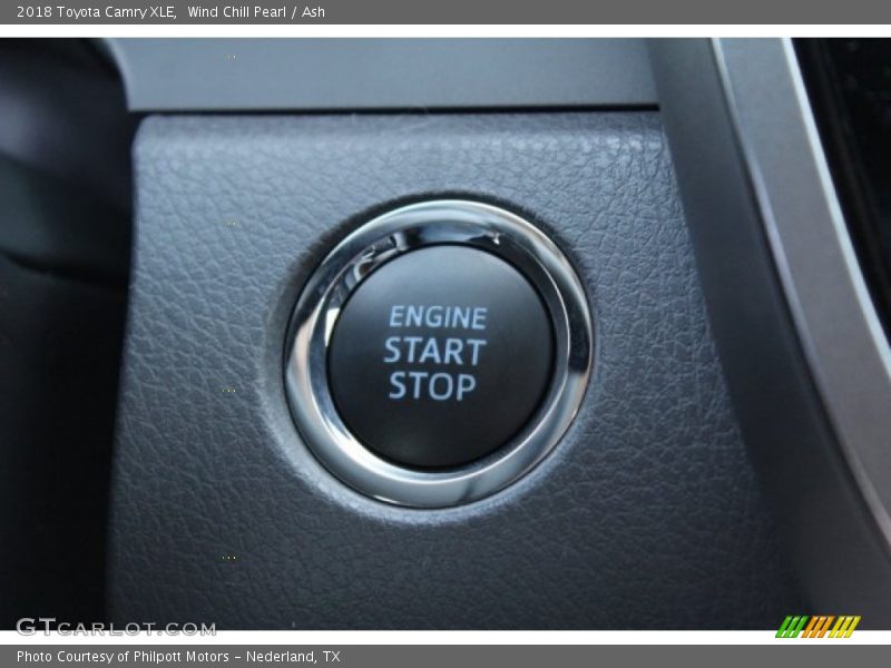 Wind Chill Pearl / Ash 2018 Toyota Camry XLE
