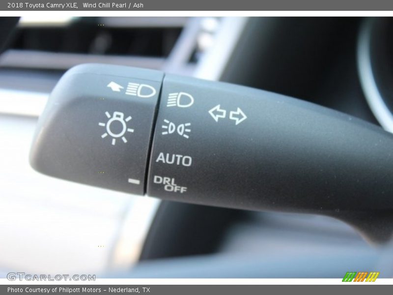 Wind Chill Pearl / Ash 2018 Toyota Camry XLE