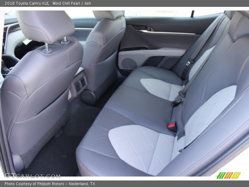 Wind Chill Pearl / Ash 2018 Toyota Camry XLE
