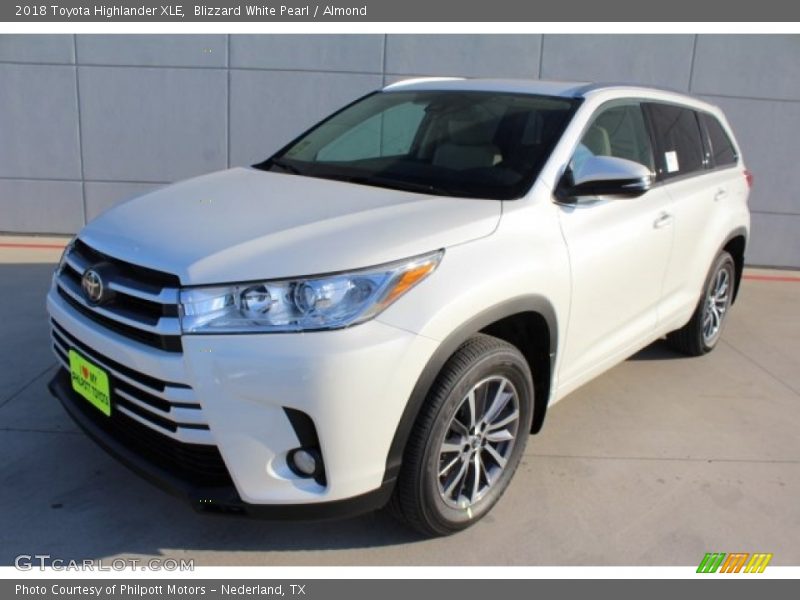 Blizzard White Pearl / Almond 2018 Toyota Highlander XLE