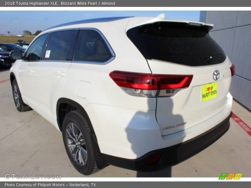 Blizzard White Pearl / Almond 2018 Toyota Highlander XLE