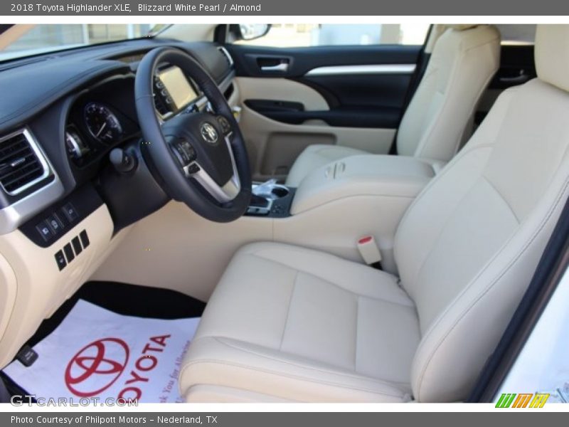Blizzard White Pearl / Almond 2018 Toyota Highlander XLE
