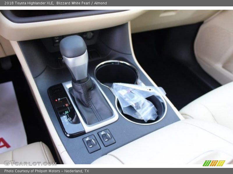 Blizzard White Pearl / Almond 2018 Toyota Highlander XLE
