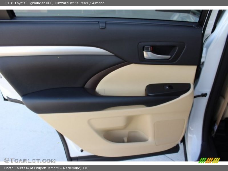 Blizzard White Pearl / Almond 2018 Toyota Highlander XLE