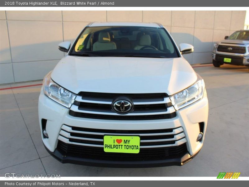 Blizzard White Pearl / Almond 2018 Toyota Highlander XLE