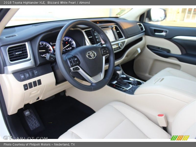 Blizzard White Pearl / Almond 2018 Toyota Highlander XLE