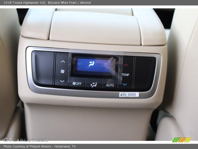 Blizzard White Pearl / Almond 2018 Toyota Highlander XLE