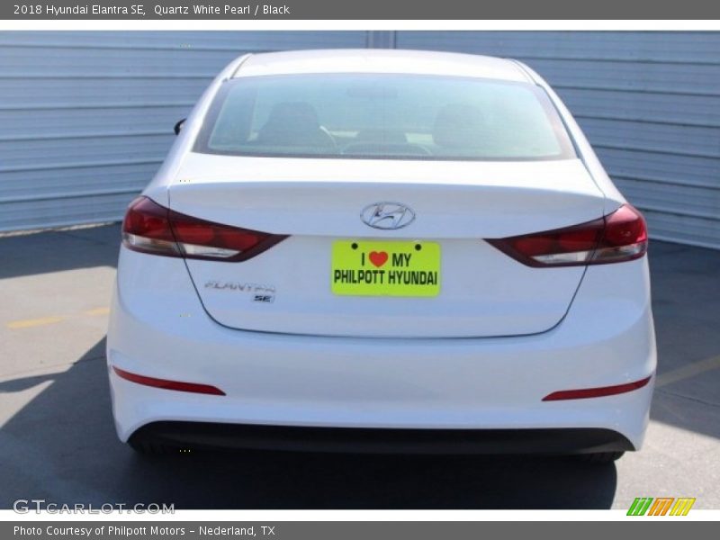 Quartz White Pearl / Black 2018 Hyundai Elantra SE