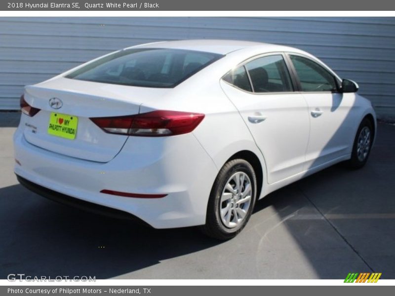 Quartz White Pearl / Black 2018 Hyundai Elantra SE