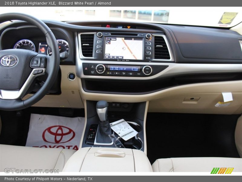 Blizzard White Pearl / Almond 2018 Toyota Highlander XLE