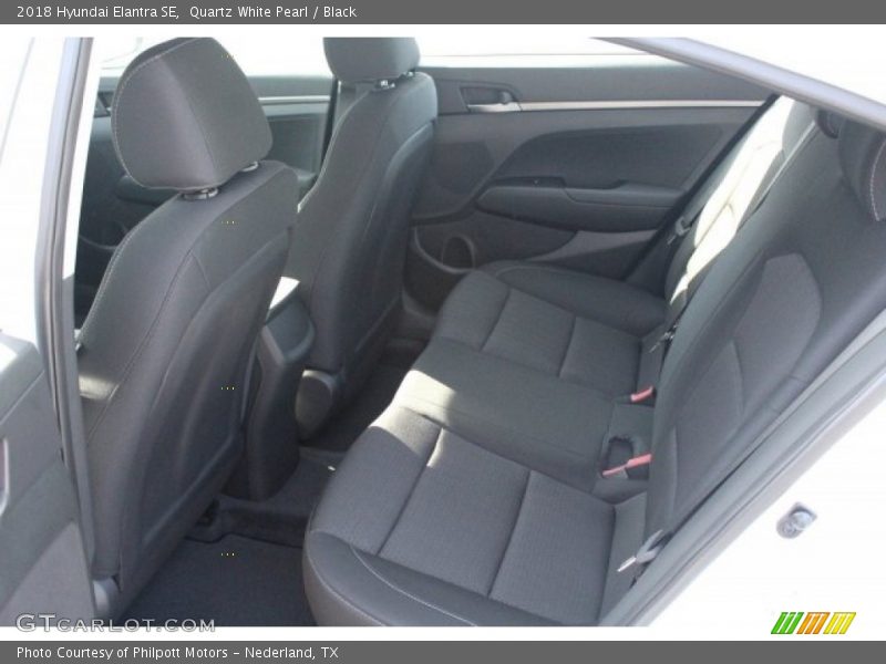 Quartz White Pearl / Black 2018 Hyundai Elantra SE