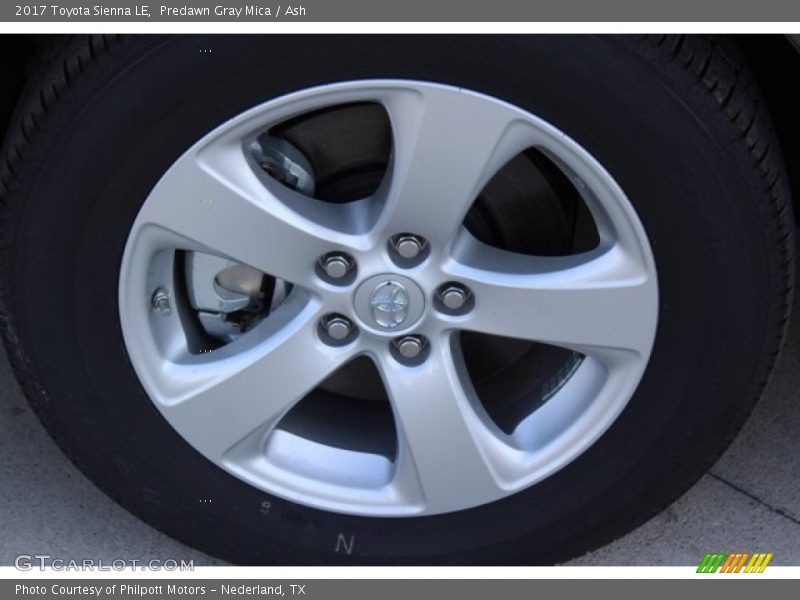 Predawn Gray Mica / Ash 2017 Toyota Sienna LE