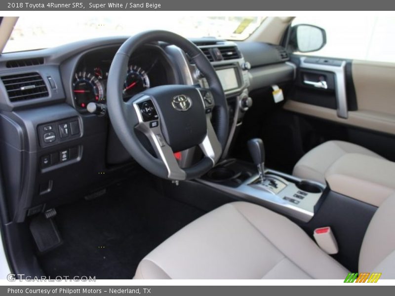 Super White / Sand Beige 2018 Toyota 4Runner SR5