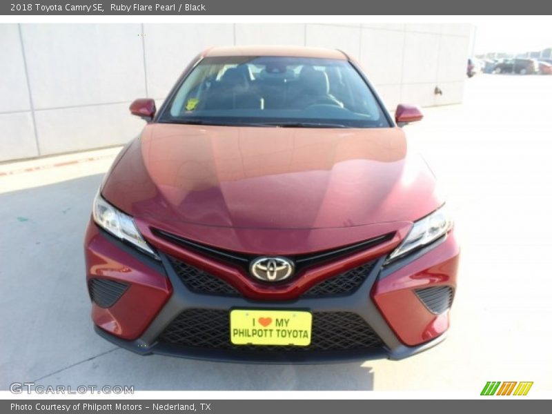 Ruby Flare Pearl / Black 2018 Toyota Camry SE