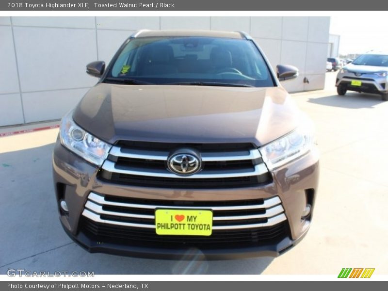 Toasted Walnut Pearl / Black 2018 Toyota Highlander XLE