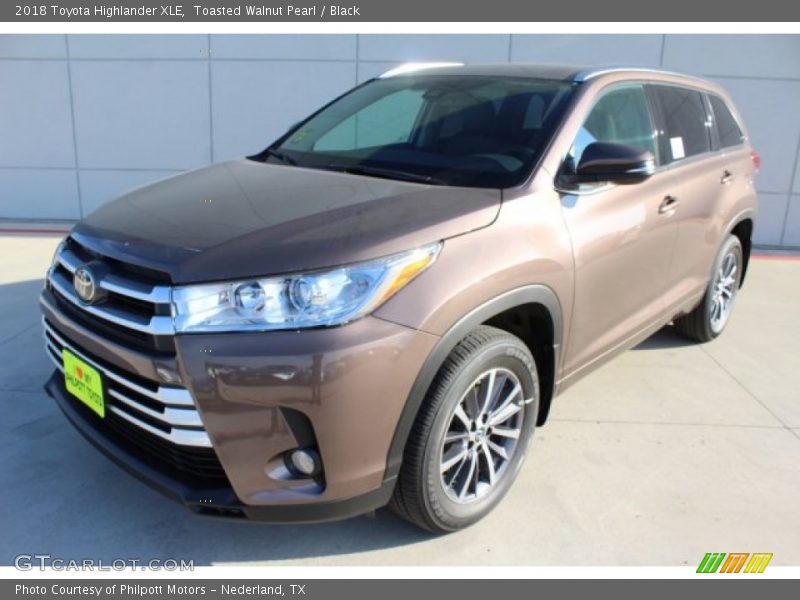 Toasted Walnut Pearl / Black 2018 Toyota Highlander XLE