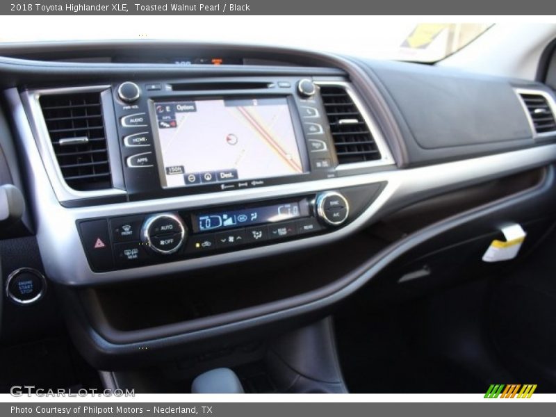 Toasted Walnut Pearl / Black 2018 Toyota Highlander XLE