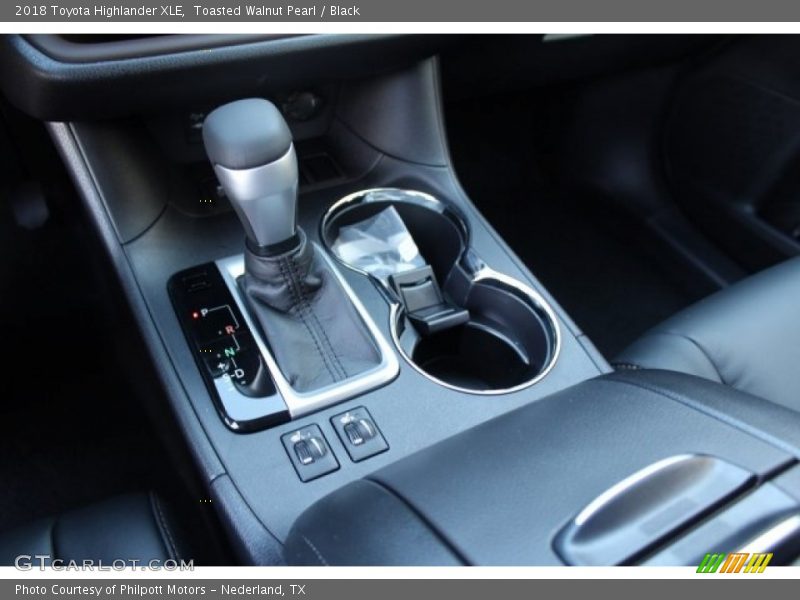 Toasted Walnut Pearl / Black 2018 Toyota Highlander XLE