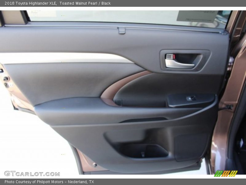 Toasted Walnut Pearl / Black 2018 Toyota Highlander XLE