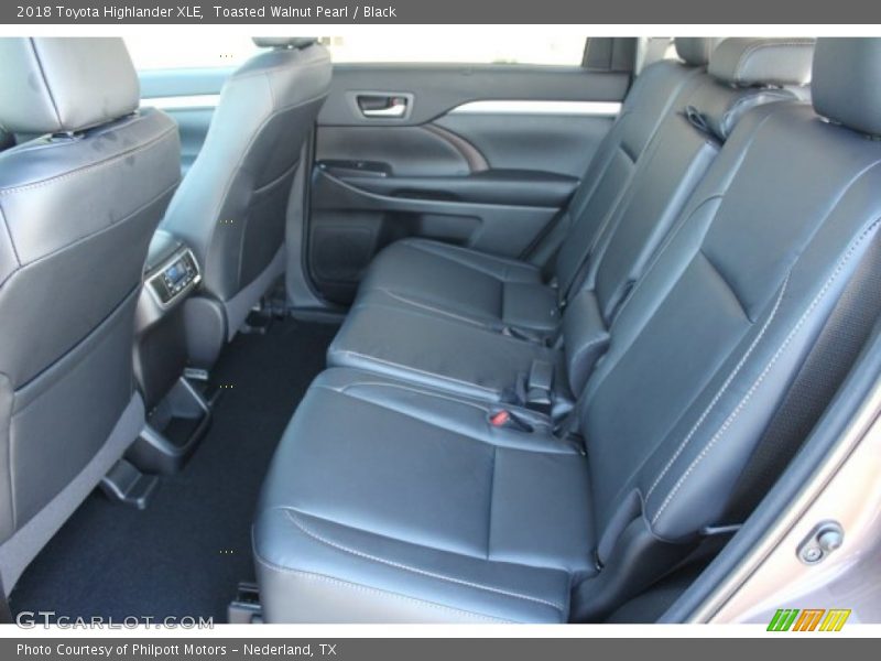 Toasted Walnut Pearl / Black 2018 Toyota Highlander XLE