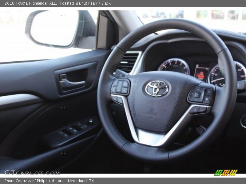 Toasted Walnut Pearl / Black 2018 Toyota Highlander XLE
