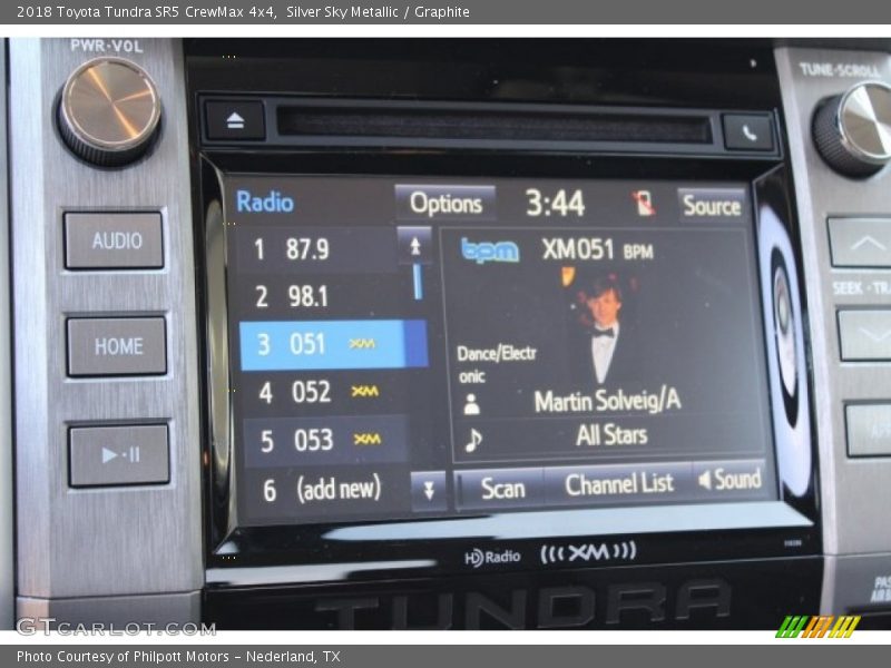 Silver Sky Metallic / Graphite 2018 Toyota Tundra SR5 CrewMax 4x4