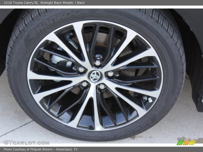 Midnight Black Metallic / Black 2018 Toyota Camry SE
