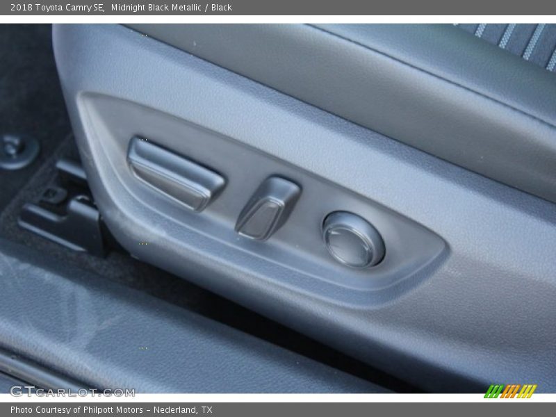Midnight Black Metallic / Black 2018 Toyota Camry SE