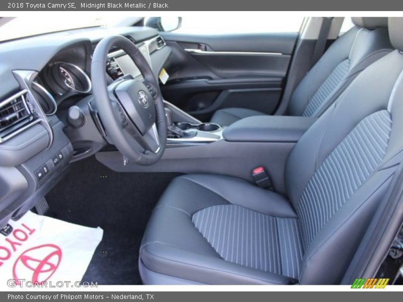 Midnight Black Metallic / Black 2018 Toyota Camry SE