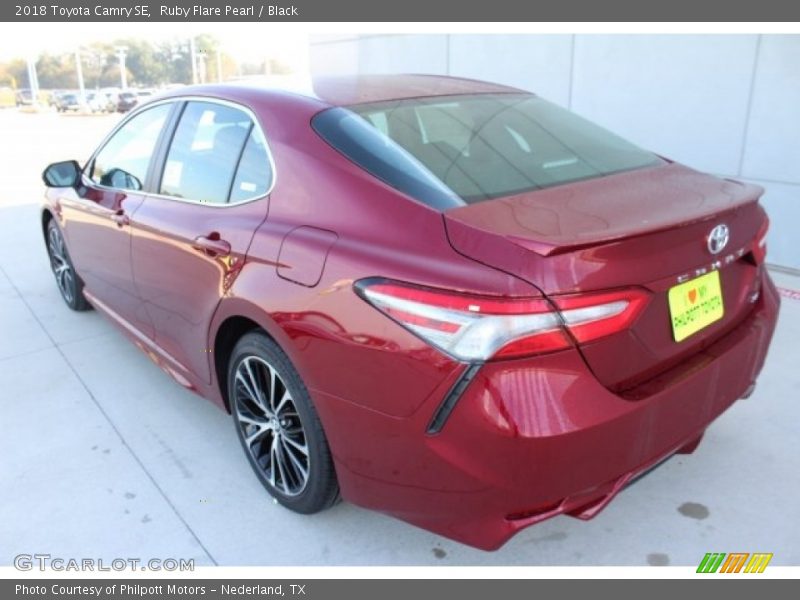 Ruby Flare Pearl / Black 2018 Toyota Camry SE