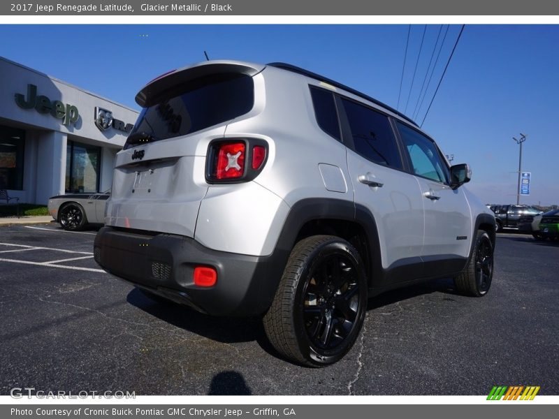 Glacier Metallic / Black 2017 Jeep Renegade Latitude