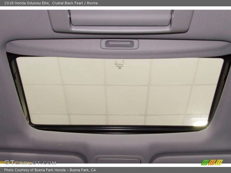 Crystal Black Pearl / Mocha 2018 Honda Odyssey Elite