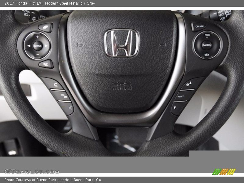 Modern Steel Metallic / Gray 2017 Honda Pilot EX