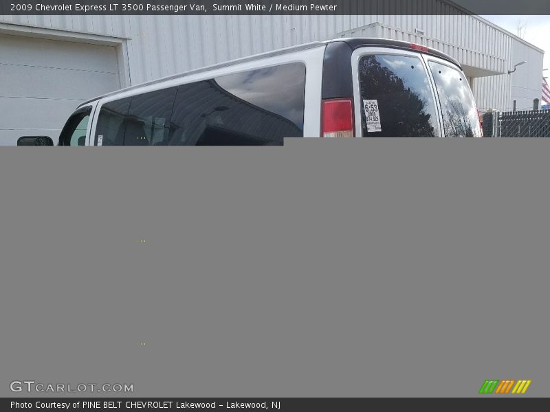 Summit White / Medium Pewter 2009 Chevrolet Express LT 3500 Passenger Van