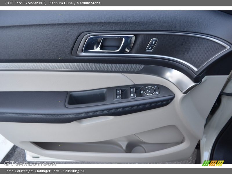 Platinum Dune / Medium Stone 2018 Ford Explorer XLT