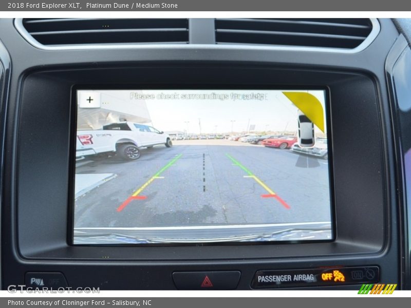 Platinum Dune / Medium Stone 2018 Ford Explorer XLT