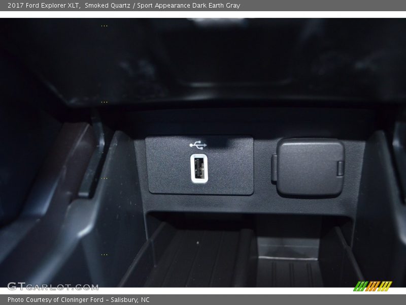 Smoked Quartz / Sport Appearance Dark Earth Gray 2017 Ford Explorer XLT