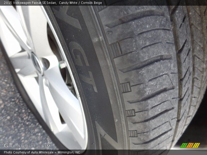 Candy White / Cornsilk Beige 2015 Volkswagen Passat SE Sedan