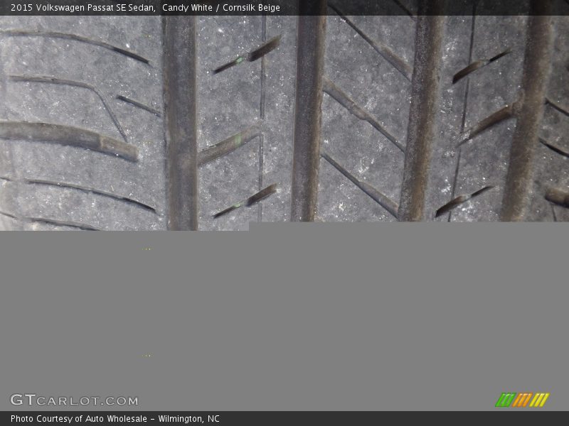 Candy White / Cornsilk Beige 2015 Volkswagen Passat SE Sedan