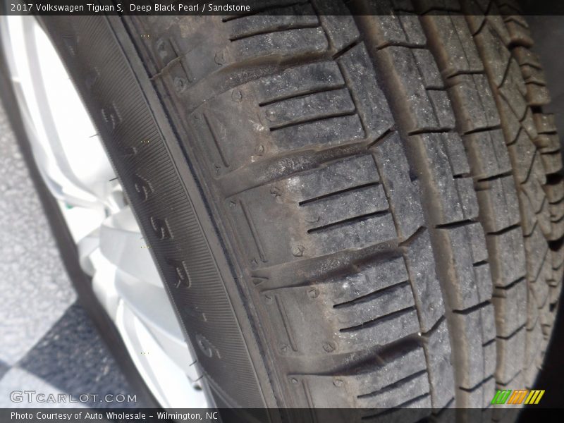 Deep Black Pearl / Sandstone 2017 Volkswagen Tiguan S