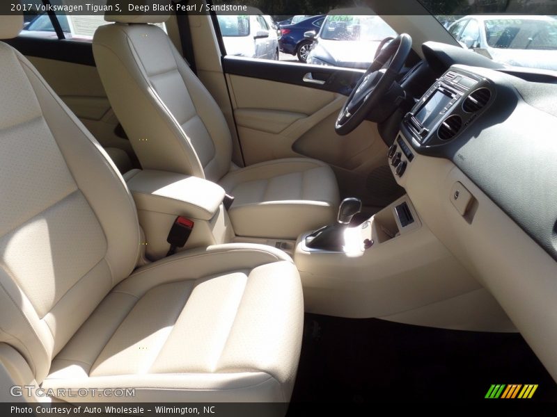 Deep Black Pearl / Sandstone 2017 Volkswagen Tiguan S