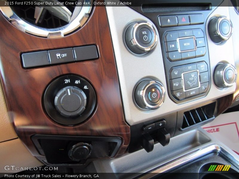 Oxford White / Adobe 2015 Ford F250 Super Duty Lariat Crew Cab 4x4